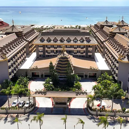 Resort Royal Dragon Side