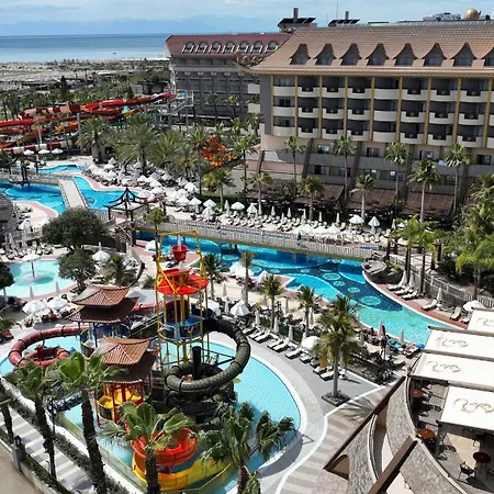 Resort Royal Dragon Side