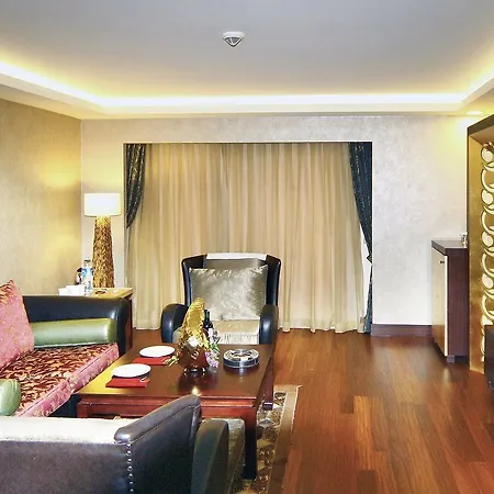 Resort Royal Dragon Side