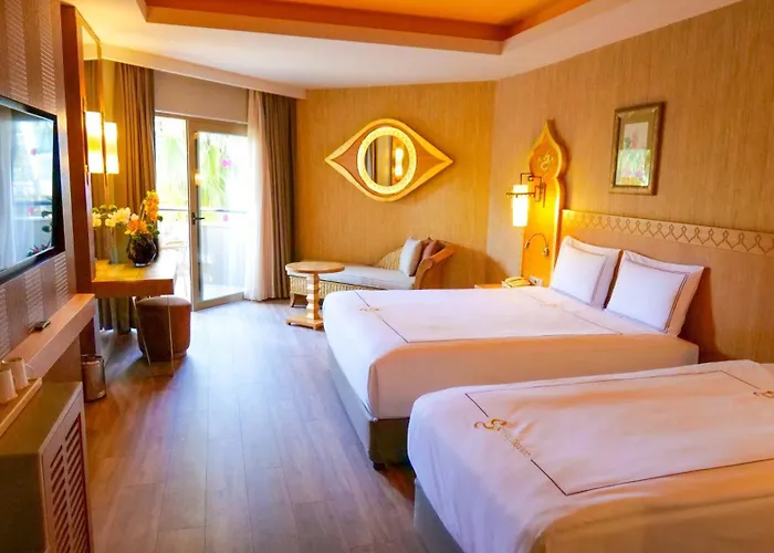 Resort Royal Dragon Side