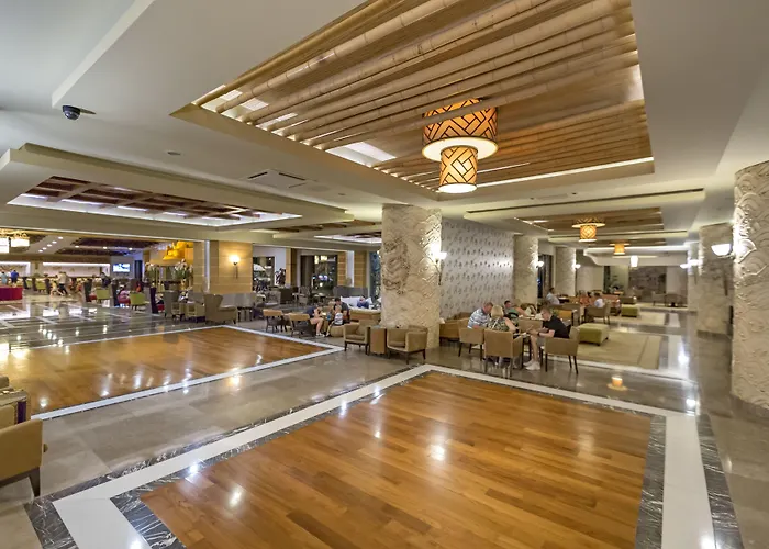 Resort Royal Dragon Side