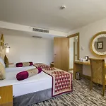 Курортний комплекс Royal Dragon