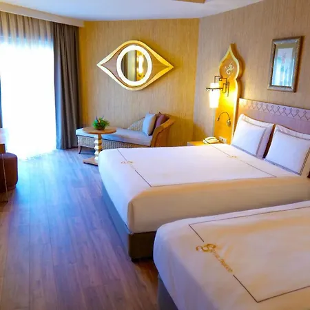 Royal Dragon Rezort Side