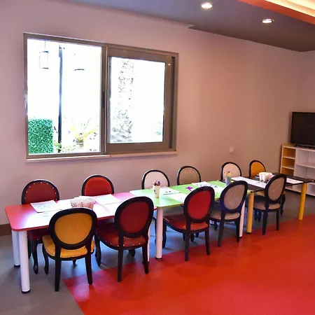 Rezort Royal Dragon Side