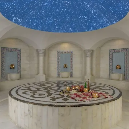 Royal Dragon Rezort Side